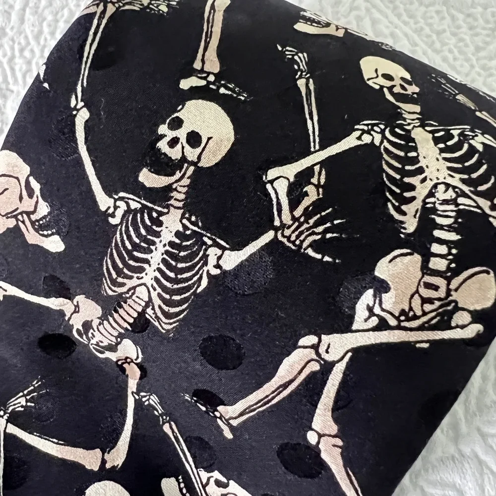 RM Style Skeleton Tie OS Mens Vintage 1995 Silk Dancing Skulls Black Halloween